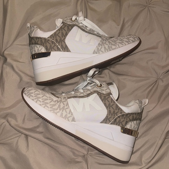 Micheal Kors Sneakers - Picture 1 of 6